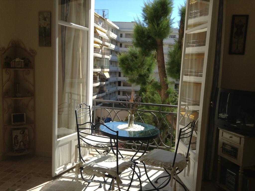 Cannes, Croisette, Palais Miramar Δωμάτιο φωτογραφία